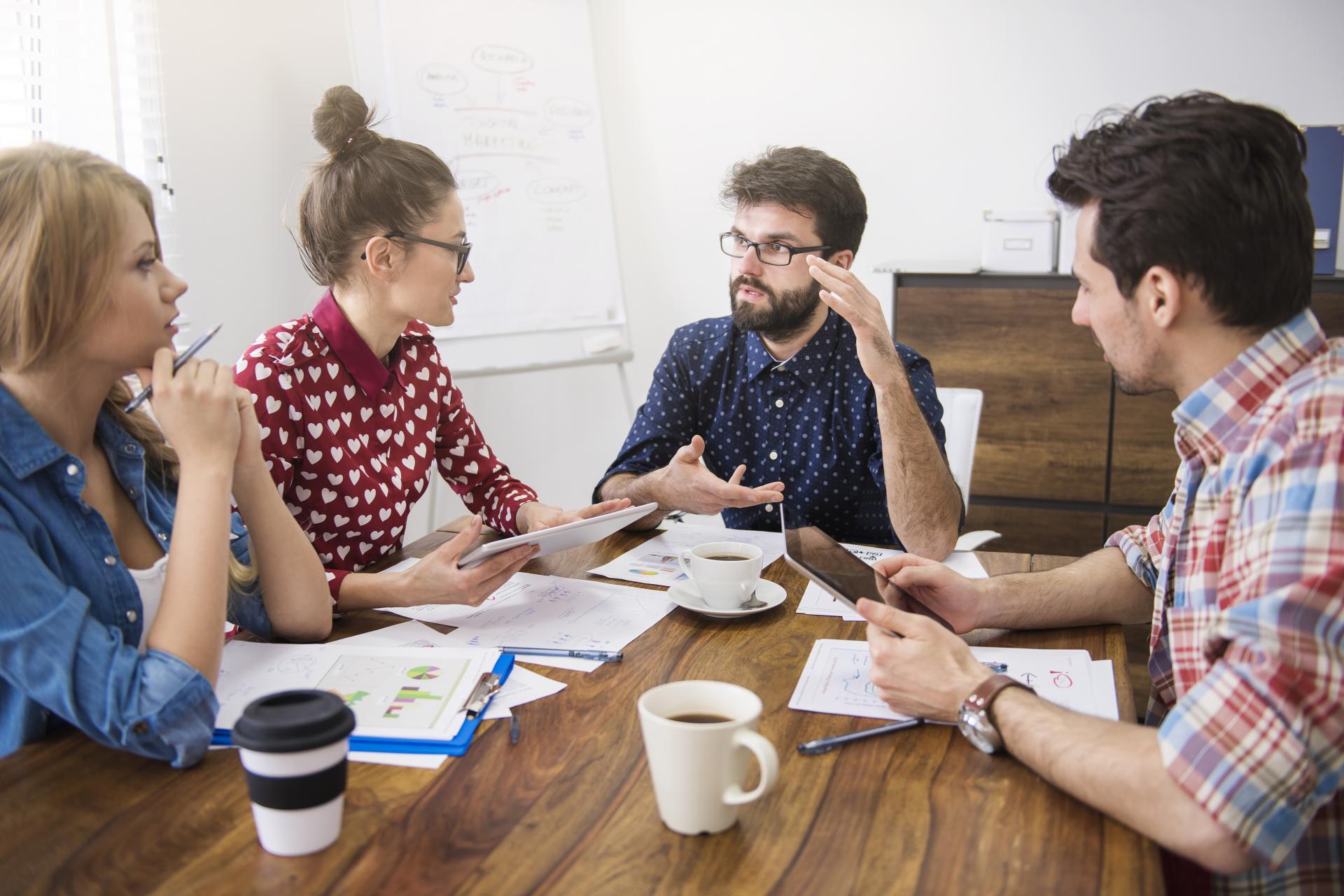 Atmosfera w miejscu pracy – jak ją naprawić?