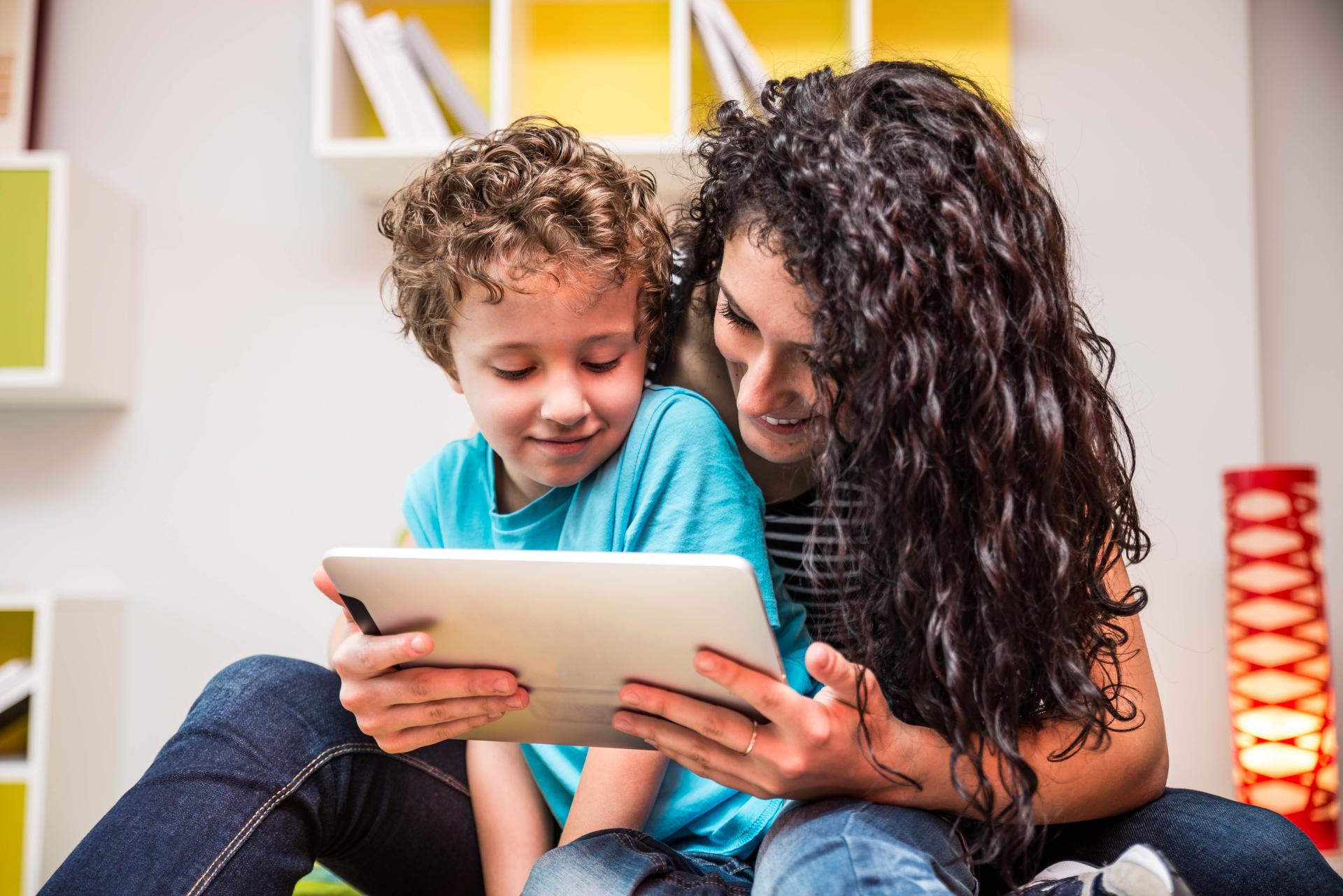 Opieka naprzemienna – czy jest pozytywna dla dziecka?