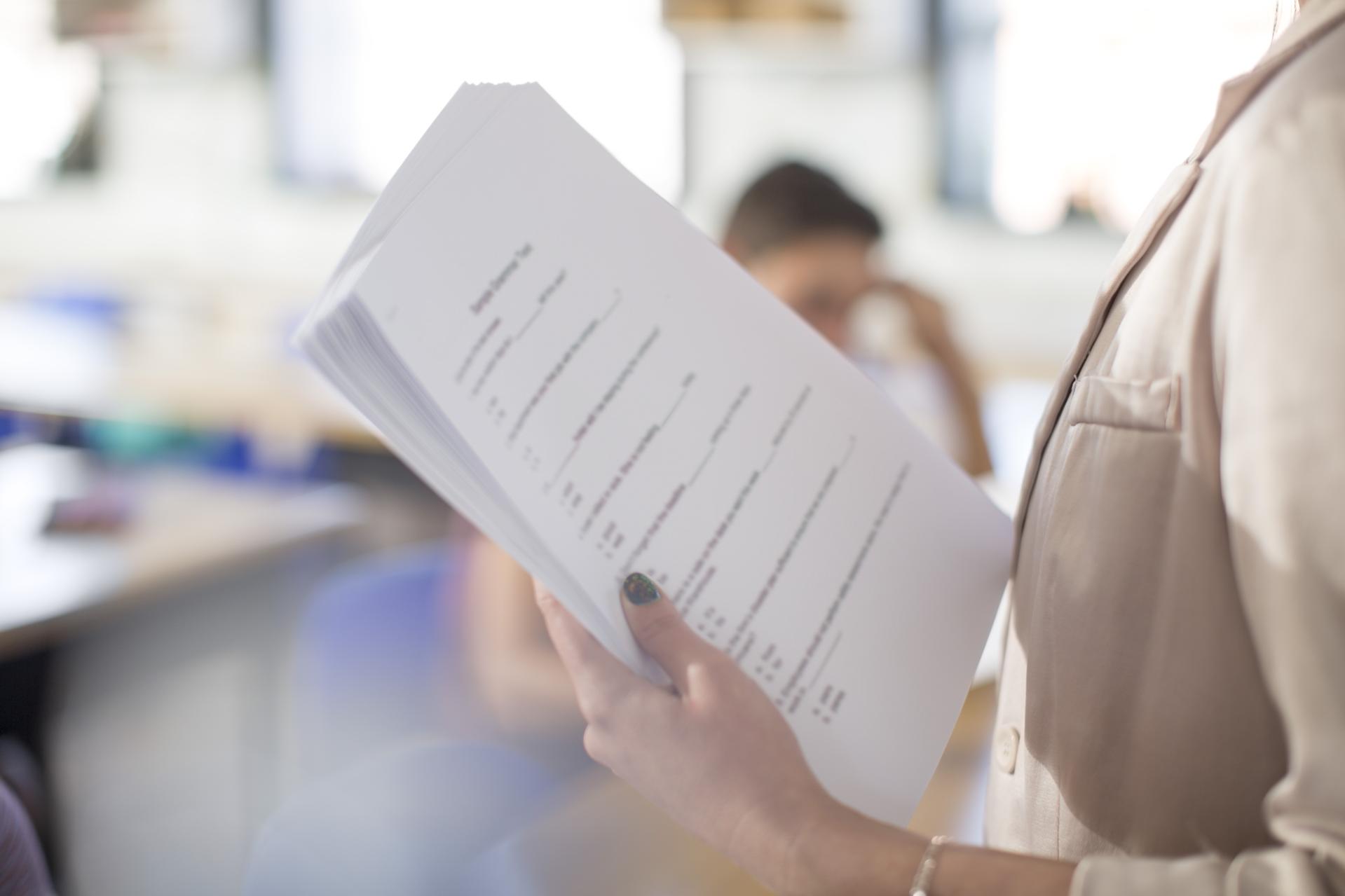 Zasady zmiany regulaminu pracy zdalnej i jego konsekwencje dla indywidualnych warunków pracy