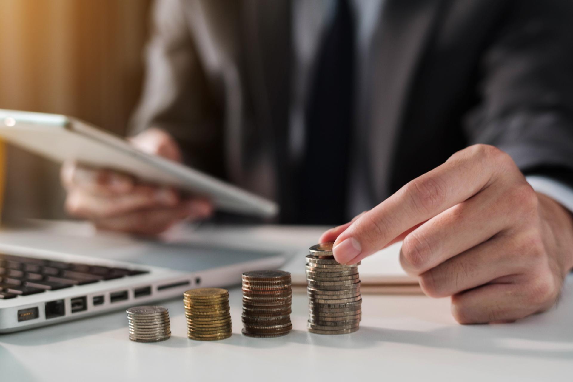 Dobrowolne napiwki dla pracowników – VAT i PIT