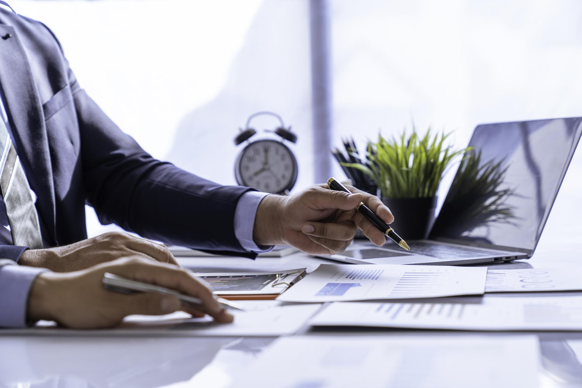 Przekształcenie spółki z o.o. w JDG – czy to możliwe i jak to zrobić?