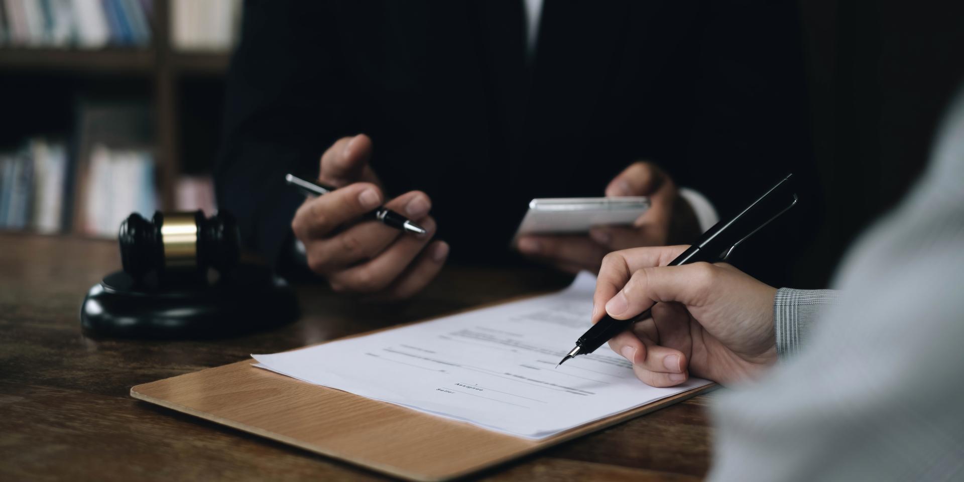 Ślub i rozwód w fundacji rodzinnej – jakie konsekwencje prawne stwarza?