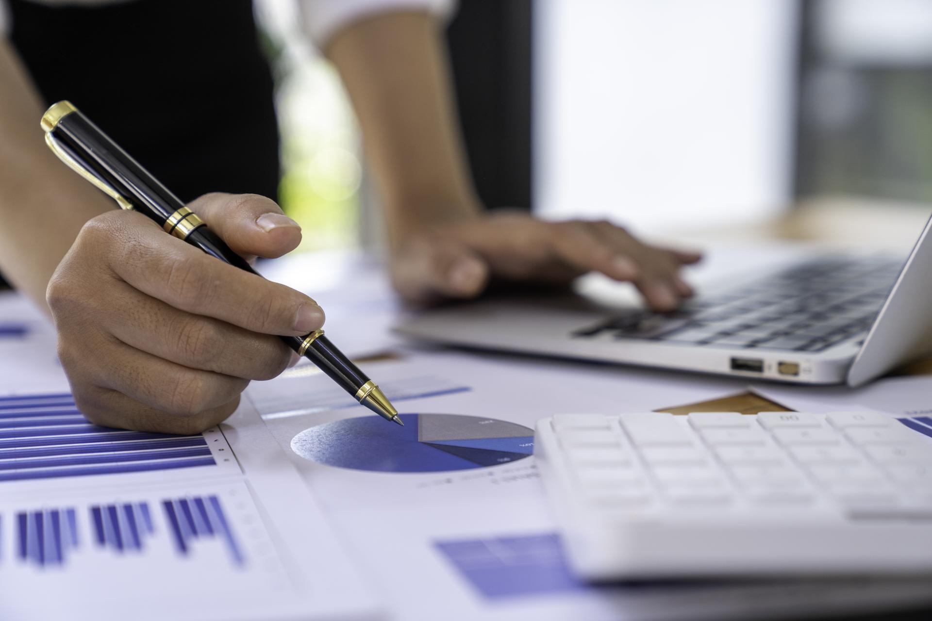 Obowiązek posiadania dowodu osobistego lub paszportu - czy Polak za granicą musi posiadać takie dokumenty?