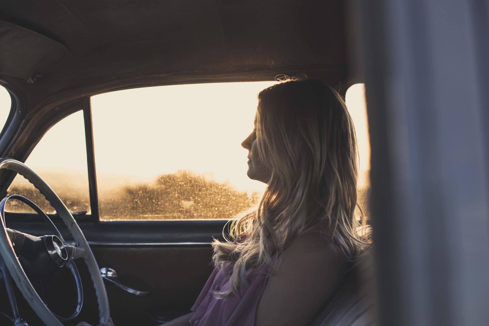 Jazda autem firmowym przez żonę – czy jest legalna w świetle prawa?