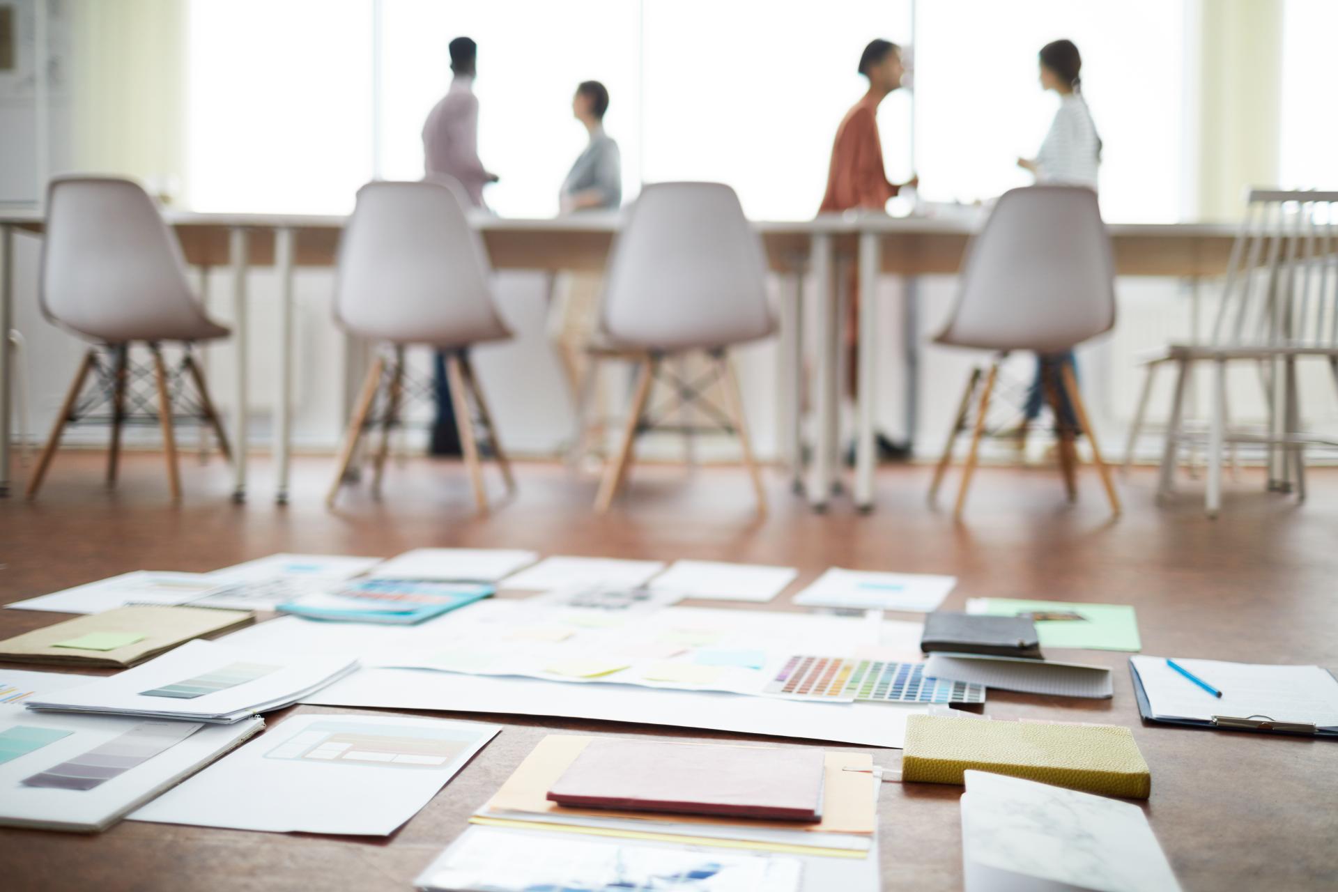 Zasiłek opiekuńczy na rodzica – limit 14 dni, zasady i podział między rodzeństwo