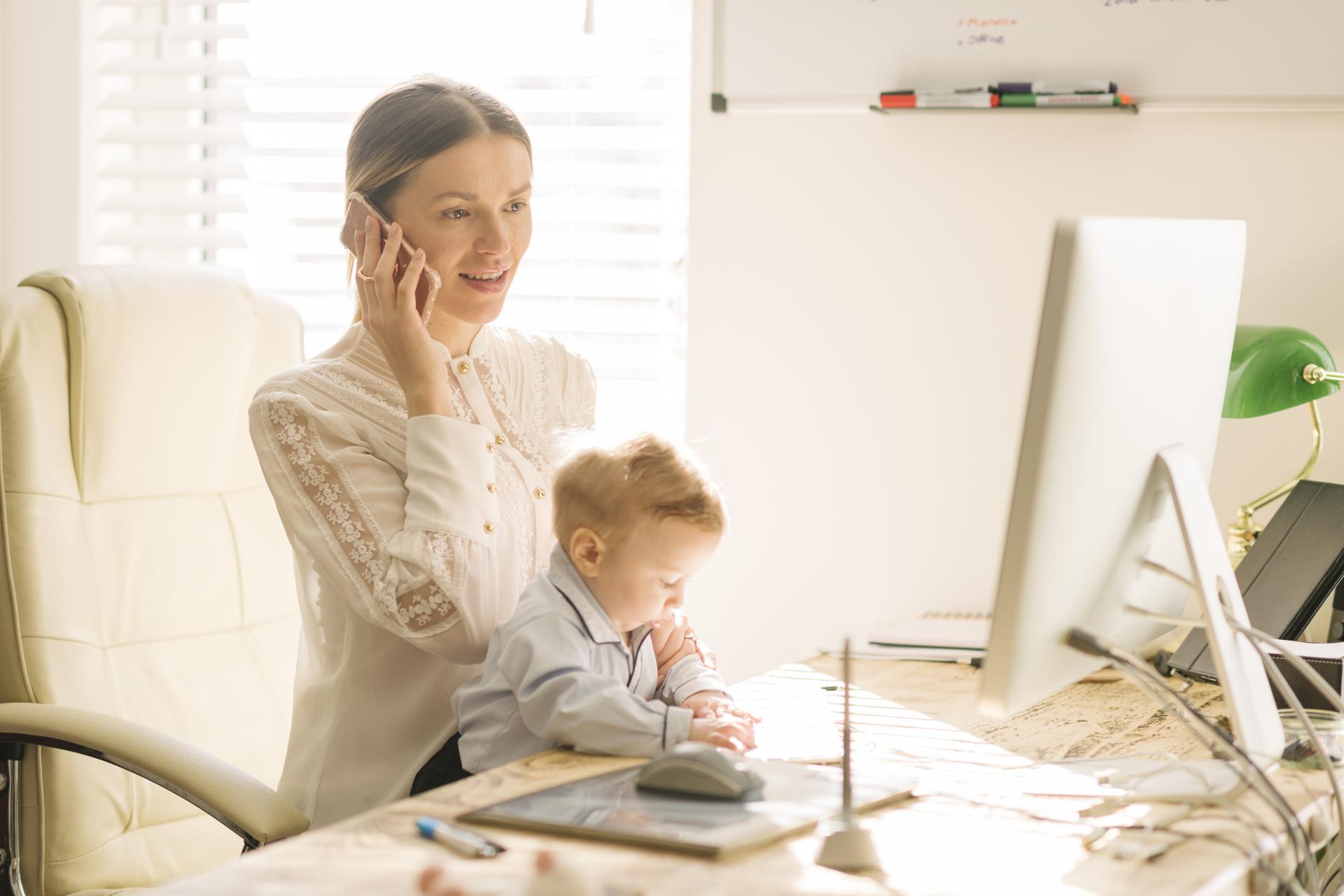 Wynagrodzenie po urlopie wychowawczym – kiedy pracodawca musi je podwyższyć?