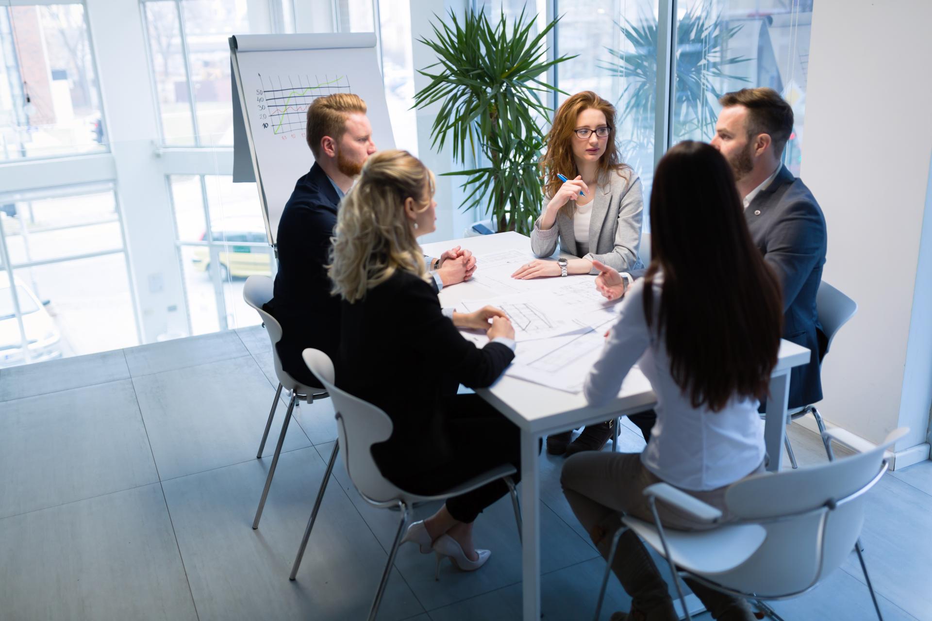 Aktualizacja informacji o warunkach zatrudnienia – terminy, zasady i kary