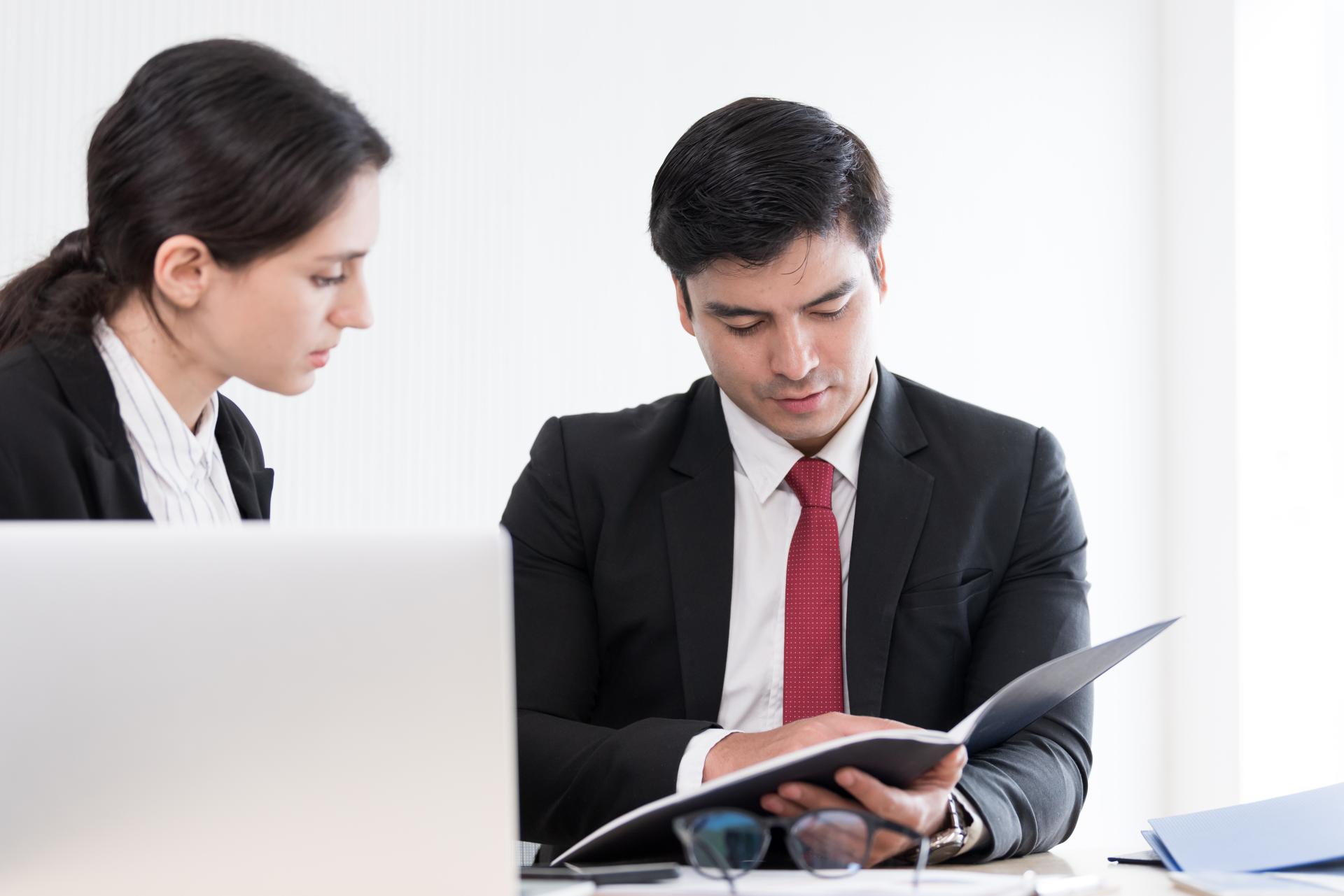 Kiedy nie przysługuje odprawa pośmiertna dla rodziny zmarłego?