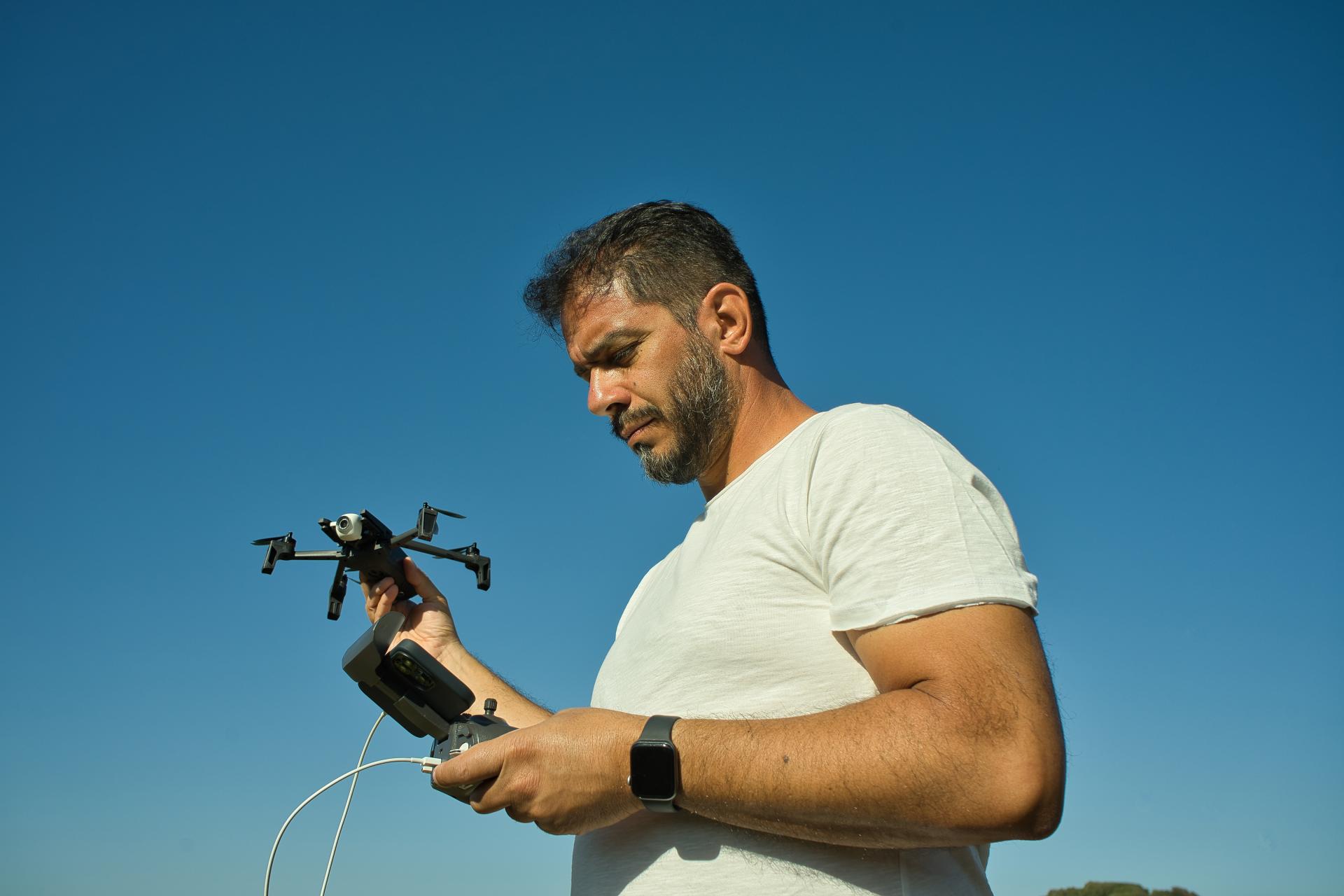 Obowiązkowa polisa OC dla operatora drona – co warto wiedzieć?