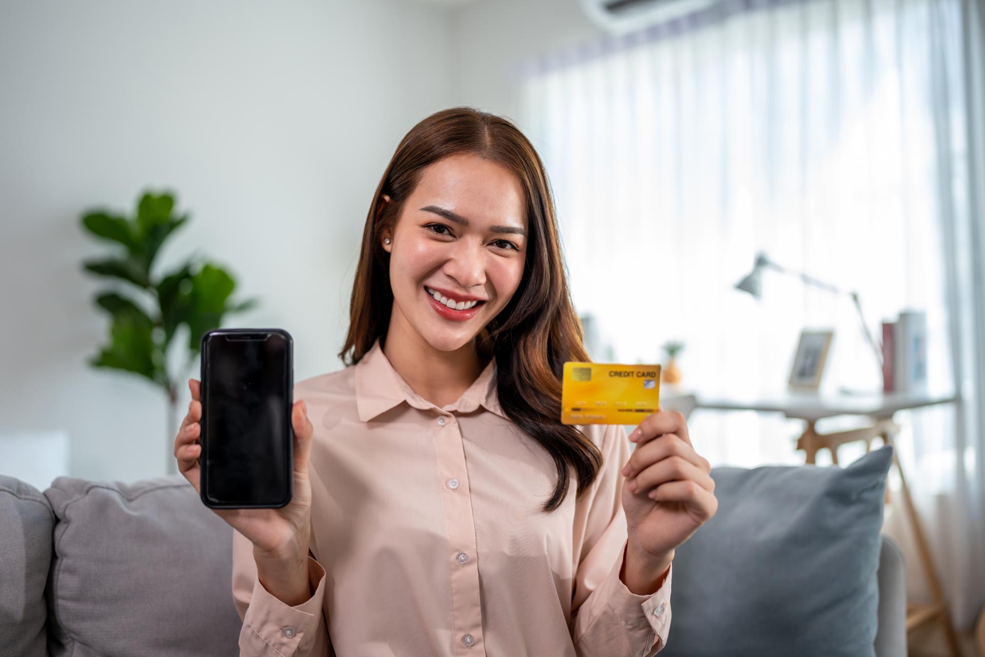 Karty przedpłacone dla zleceniobiorców – jak je rozliczyć?