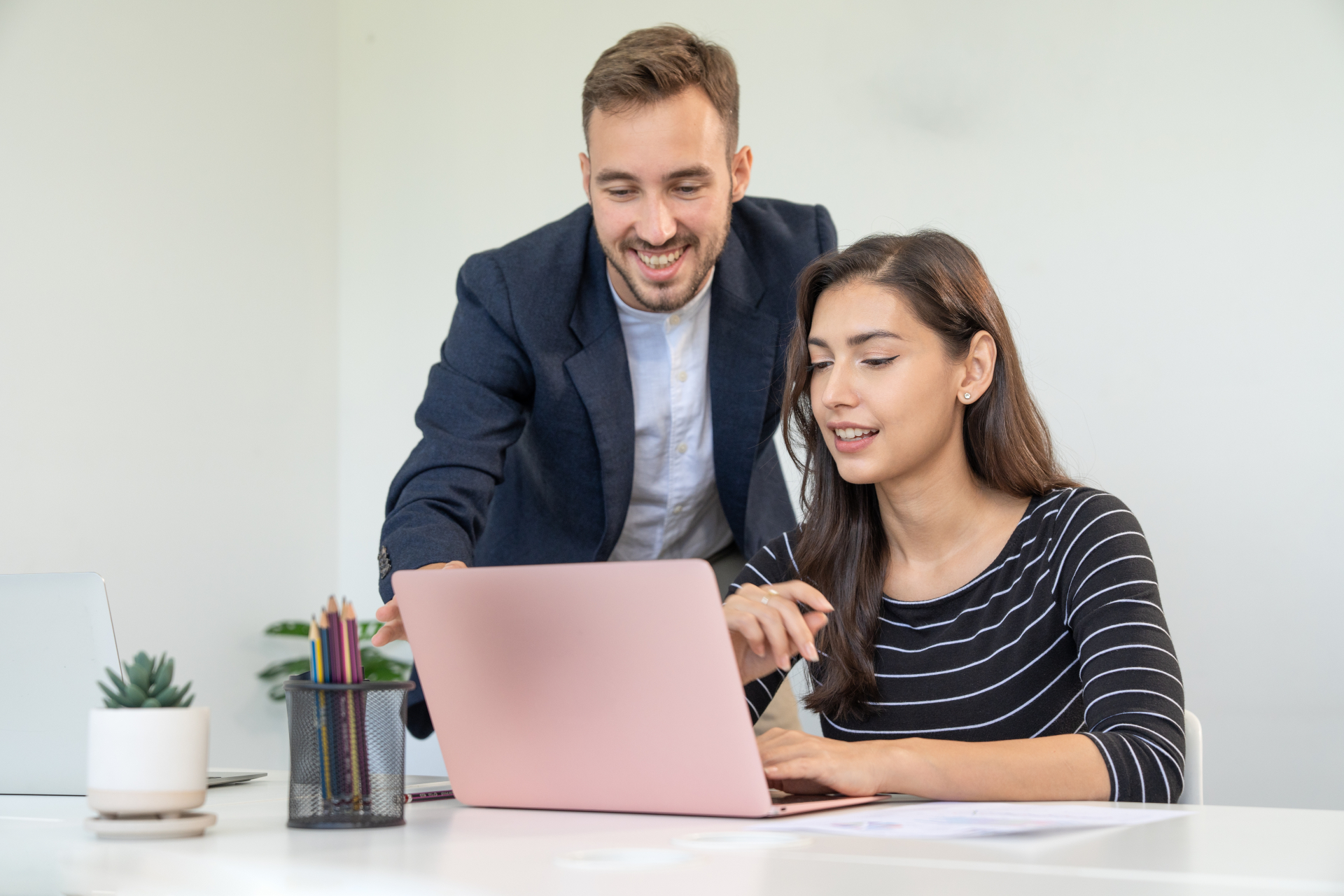 Praktyka absolwencka w firmie – zasady, umowa i obowiązki
