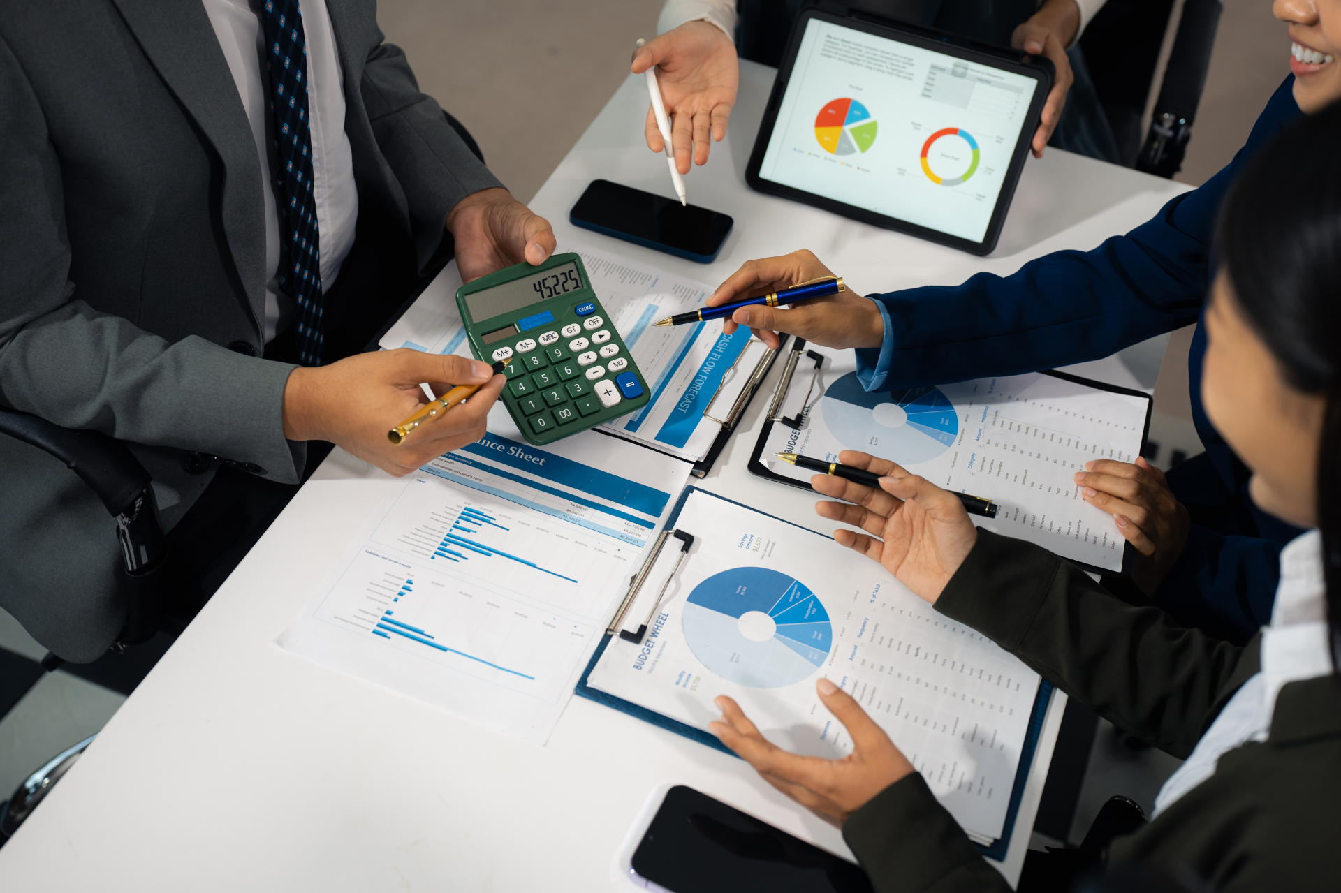 Chat GPT a prawa autorskie – kto jest autorem treści tworzonych przez AI?