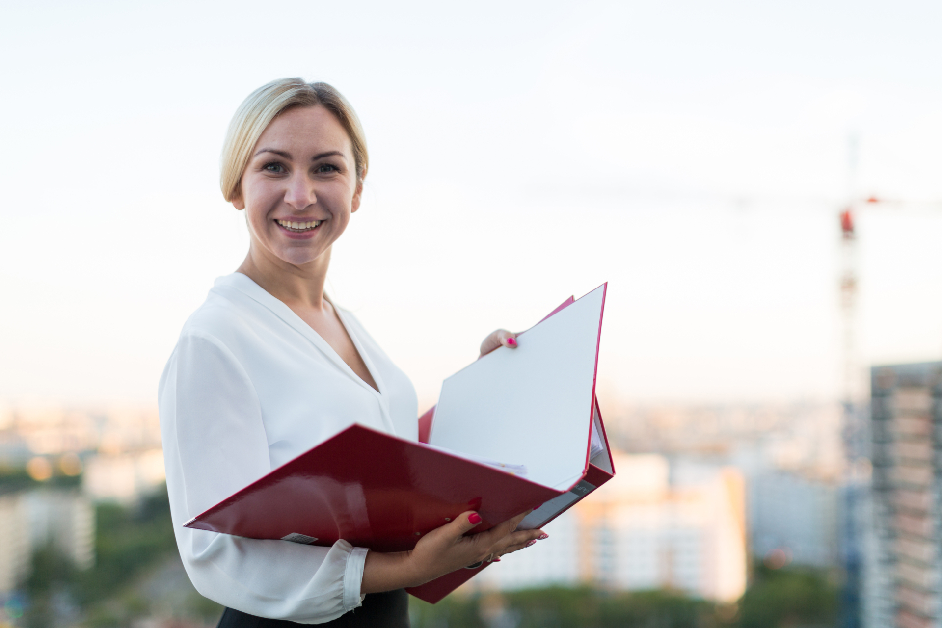 Dokumenty potwierdzające kwalifikacje a zmiana nazwiska – czy trzeba je korygować?