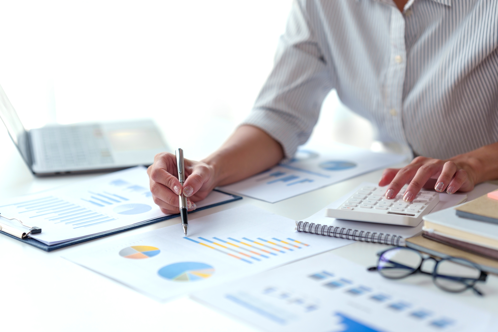 Wystawienie korekty faktury w czasie awarii KSeF – jak to zrobić?