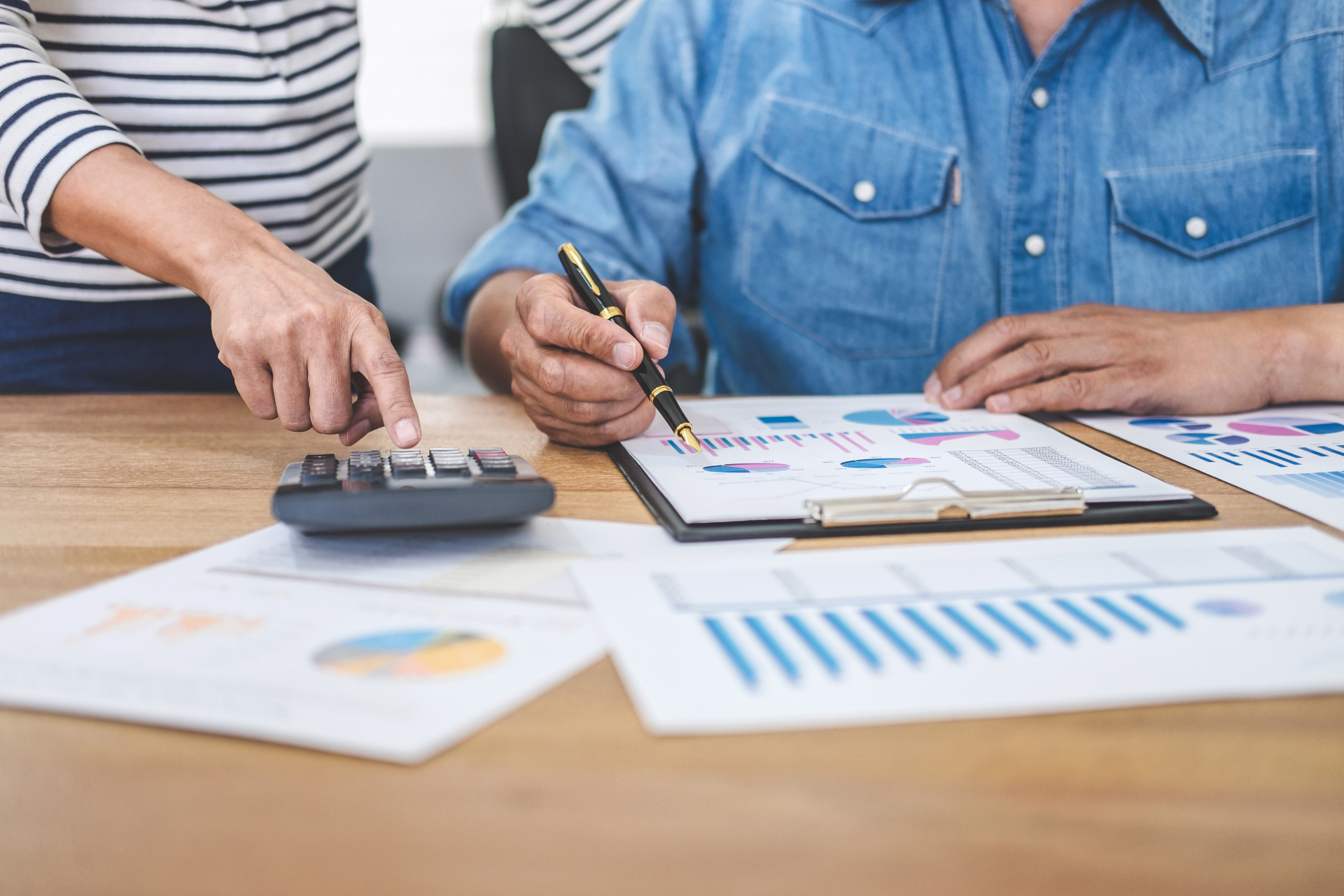 Ewidencja zadatków poza kasą fiskalną – czy jest dozwolona?