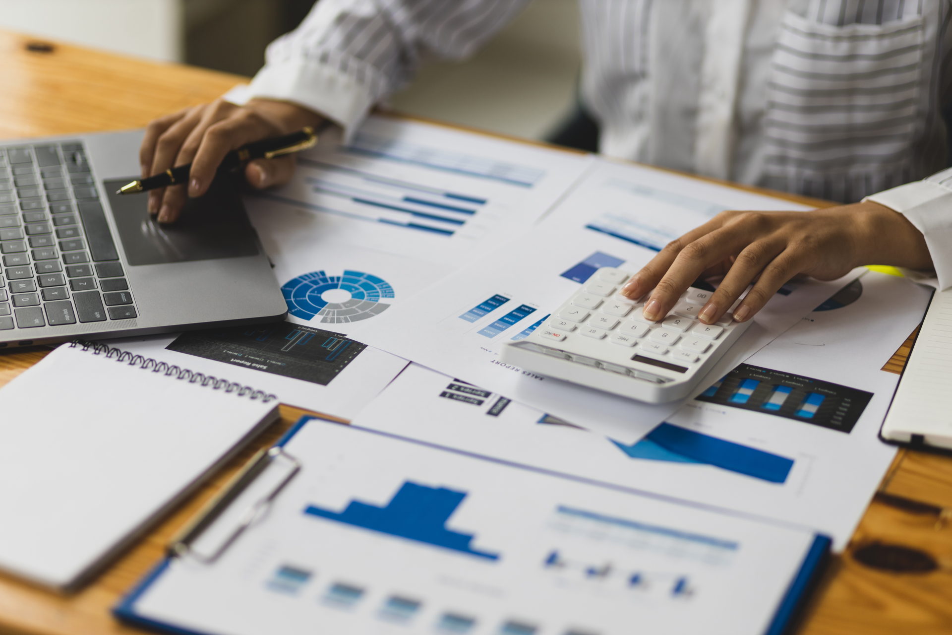 Jak rozliczyć koszty niezakończonych prac rozwojowych w firmie?