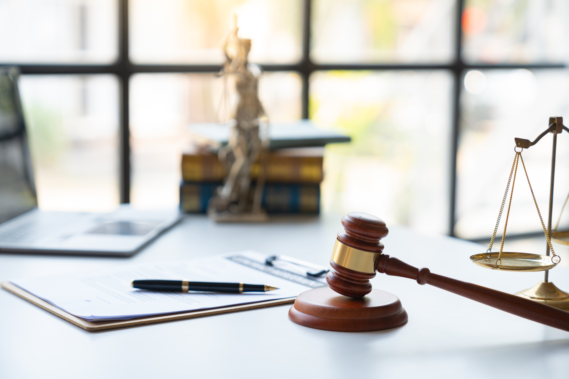 Związanie sądu prawomocnym wyrokiem w innej sprawie. Co to oznacza?