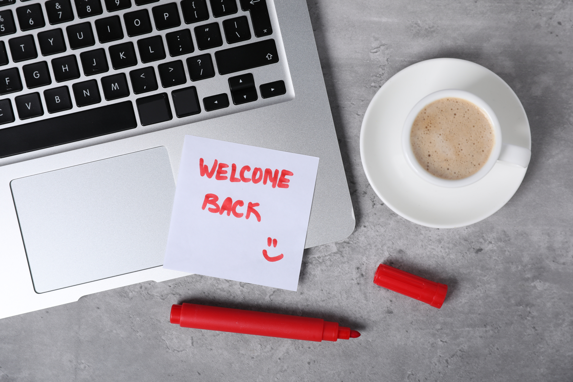 Ponowne zatrudnienie pracownika – kiedy to obowiązek, a kiedy szansa?