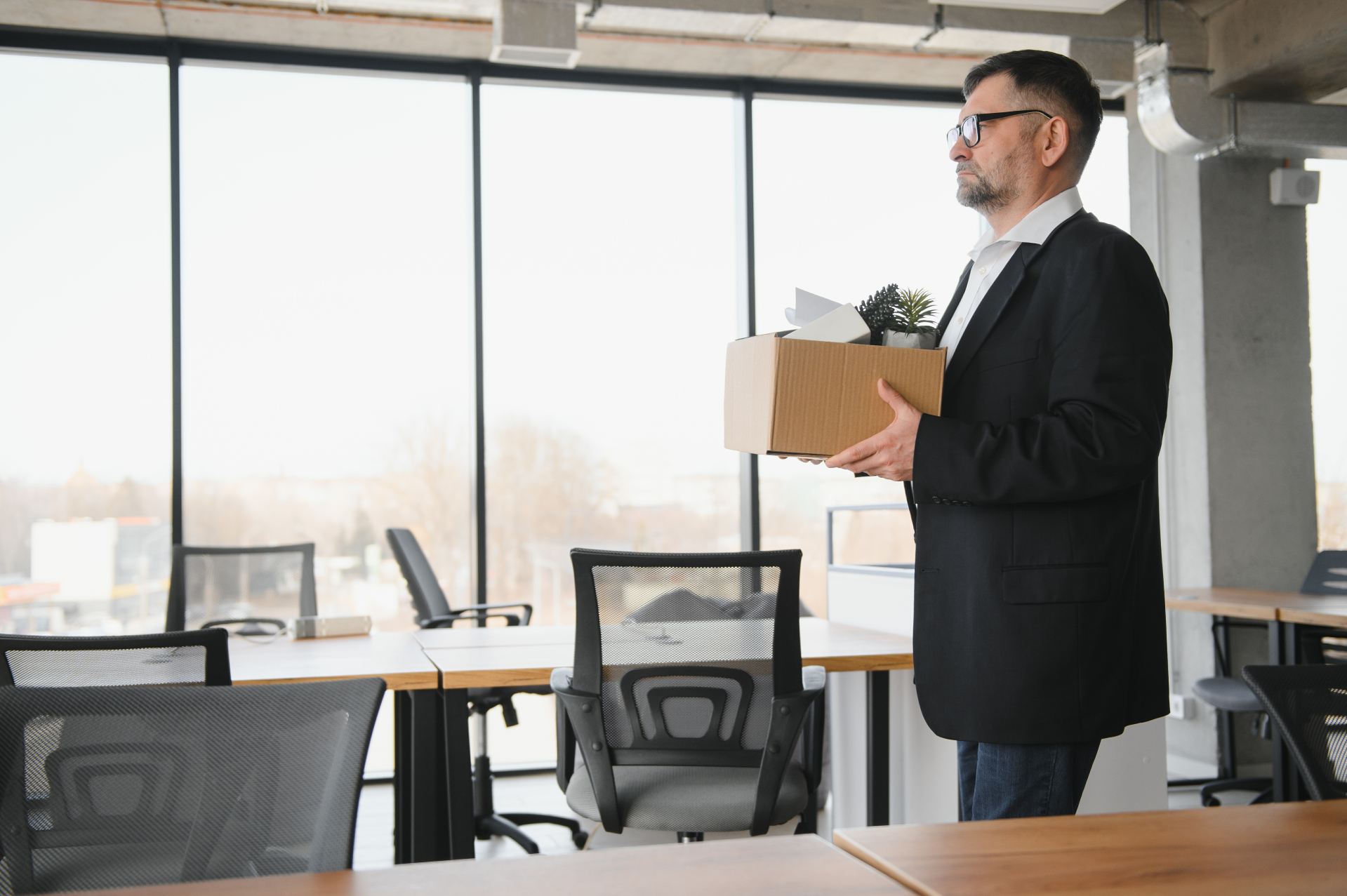 Wysokość odprawy pieniężnej – jakie okresy wliczać do stażu pracy?