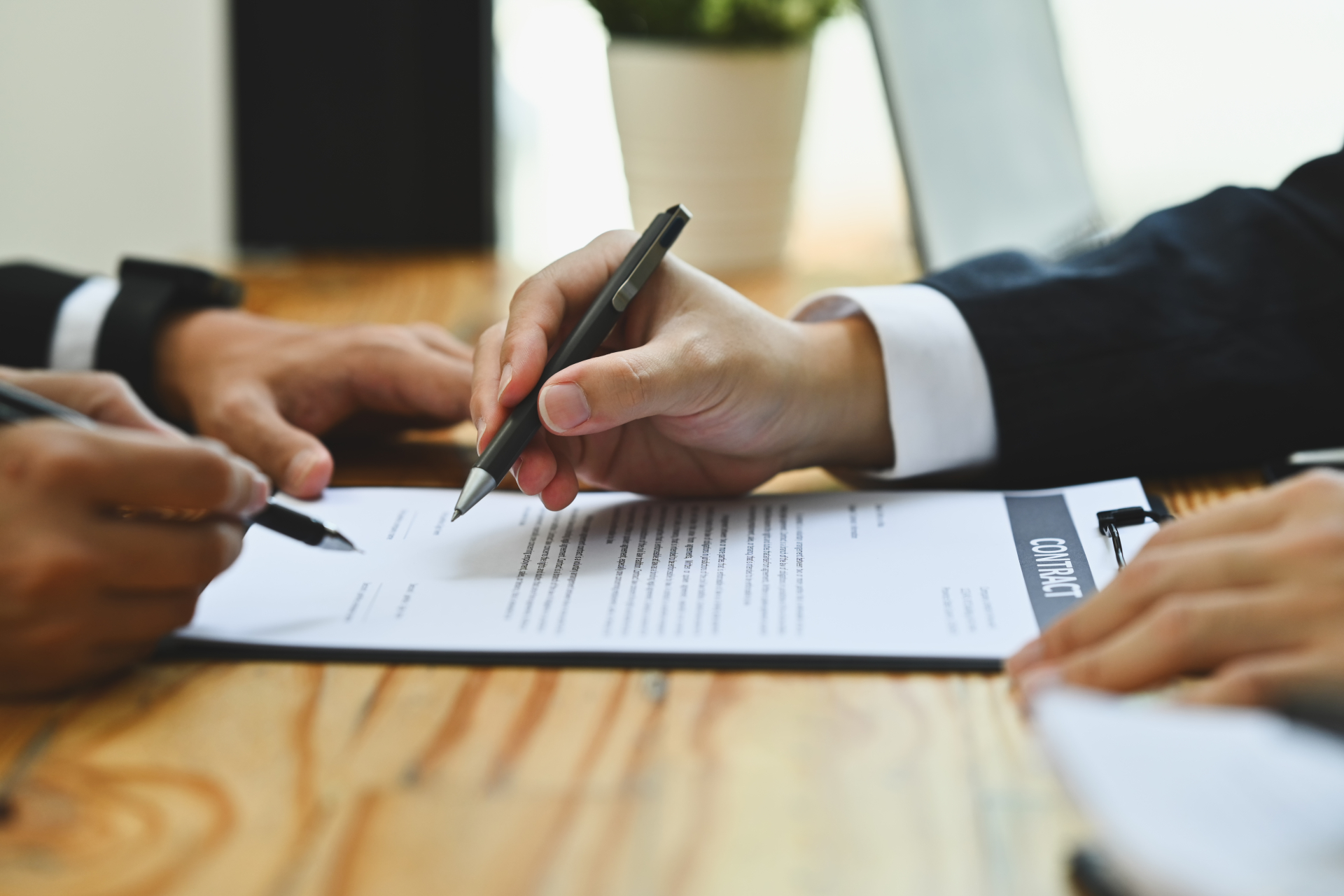 Nieodpłatne zakwaterowanie zleceniobiorców – skutki w PIT i VAT?