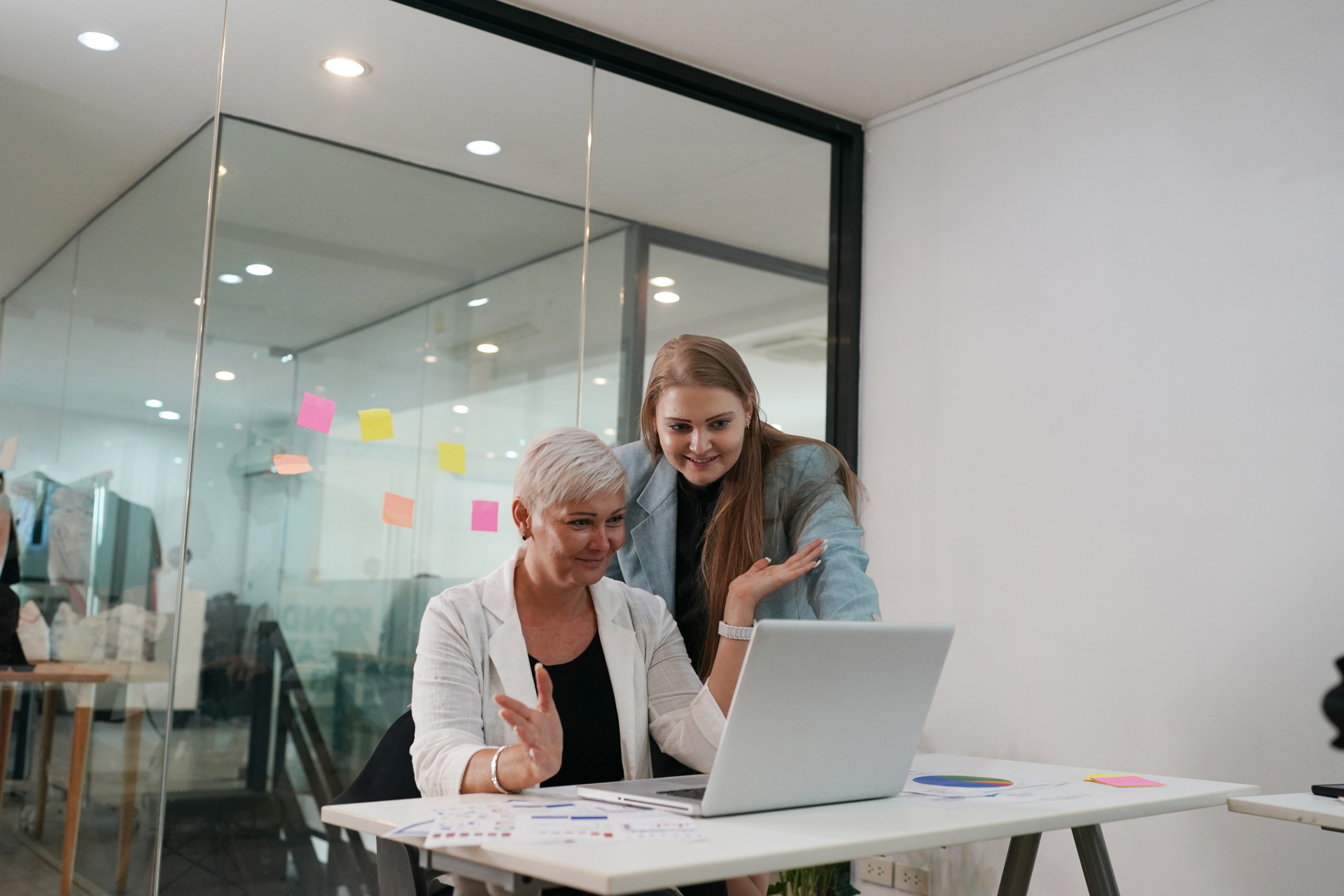 Jak uzyskać dofinansowanie na zatrudnienie pracownika powyżej 50 roku życia?