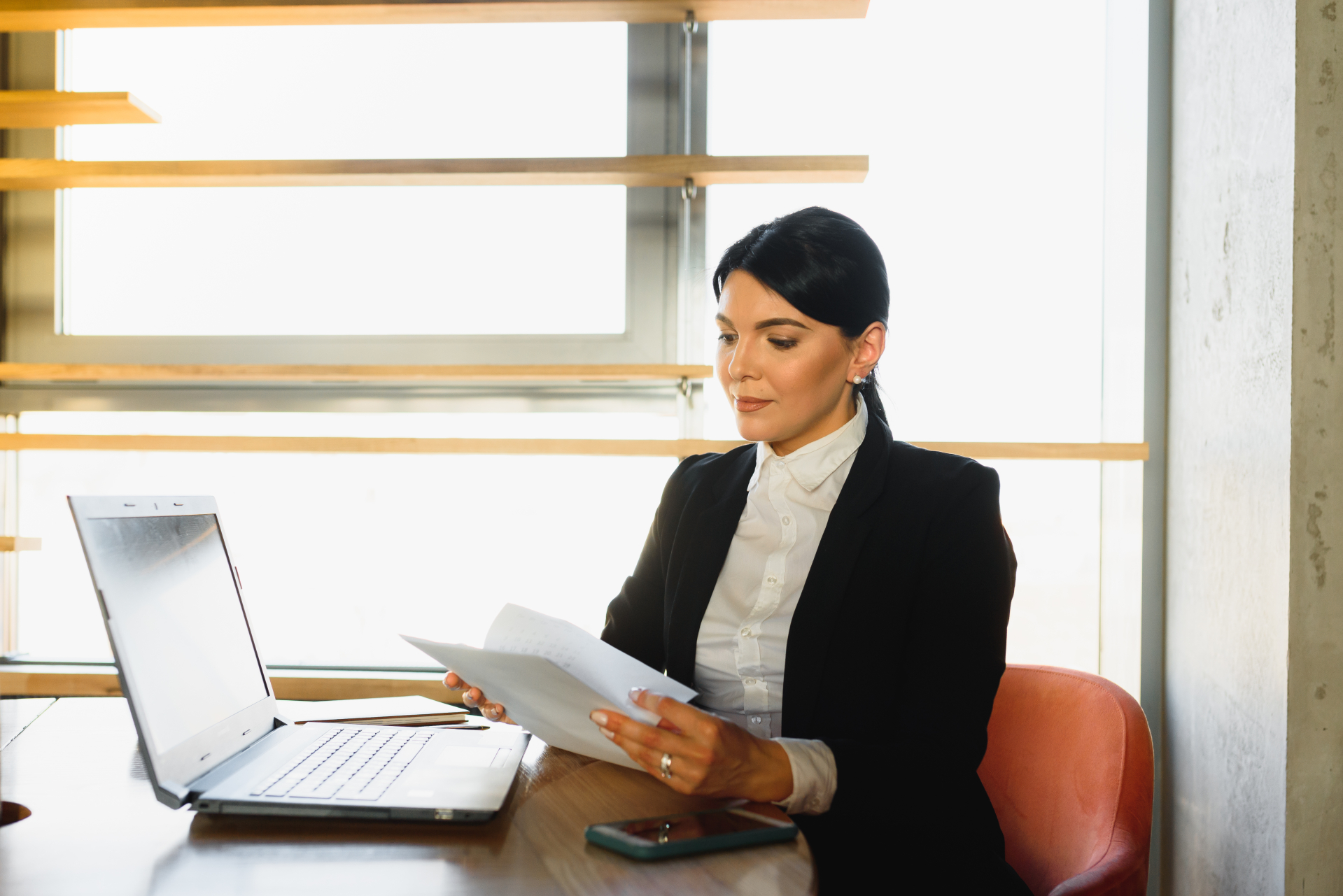 Jak obliczyć utracone wynagrodzenie w związku z wezwaniem do sądu?