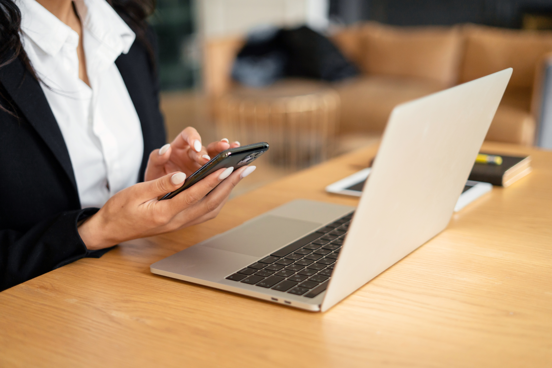 Podpisanie umowy o pracę profilem zaufanym – czy to zgodne z prawem?