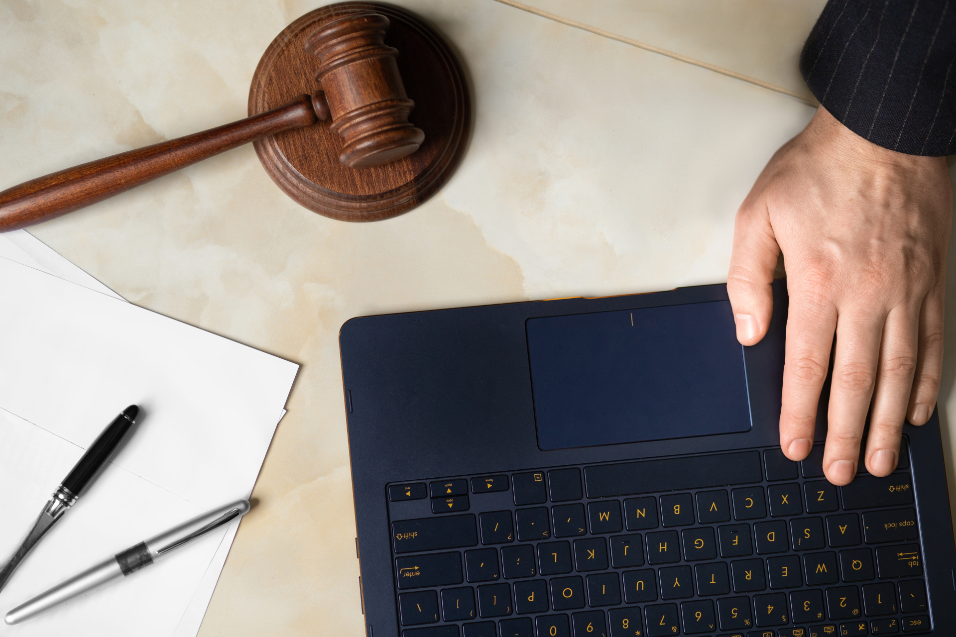 Pełnomocnictwa online – jak bezpiecznie podpisywać umowy w sieci?